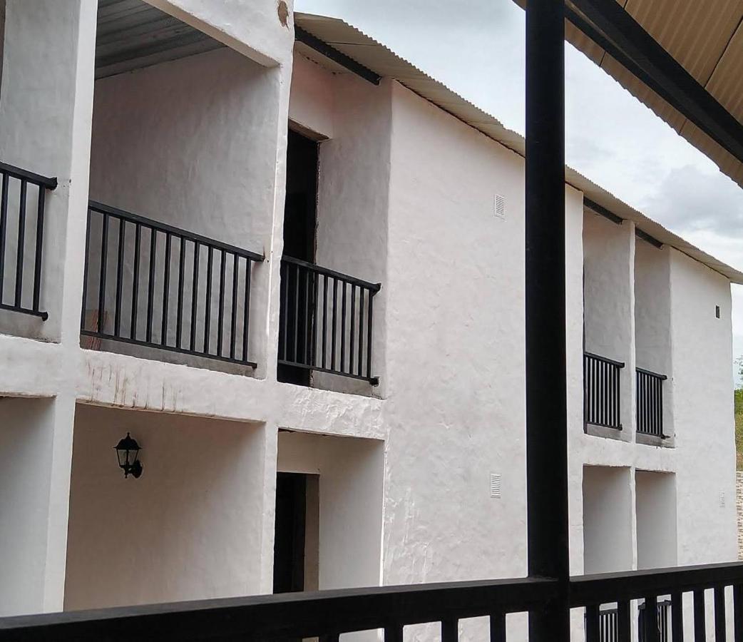 Cosmos Tatacoa Hotel Villavieja Exterior photo